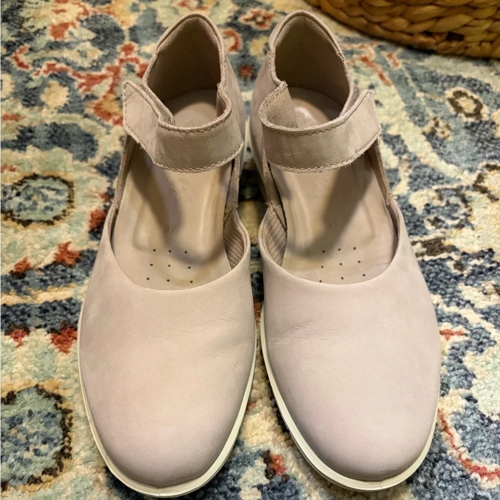 Ecco Felicia Mary Jane Wedge Flat in Grey. Size 37 or 6.5/7. Retail $130